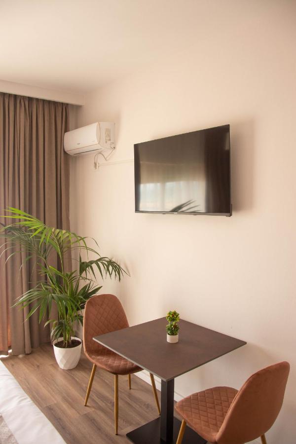Wave Beachfront Apartments Durrës 外观 照片