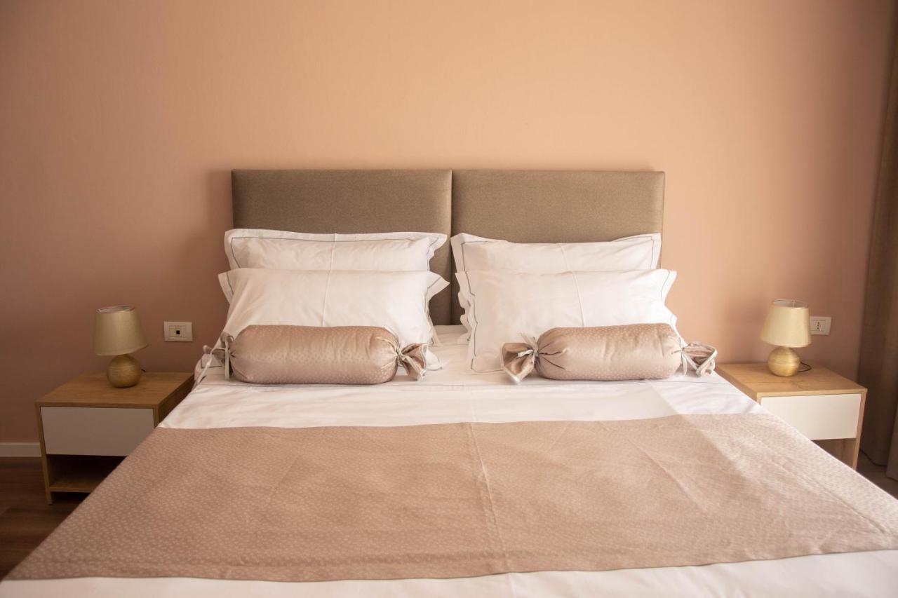Wave Beachfront Apartments Durrës 外观 照片