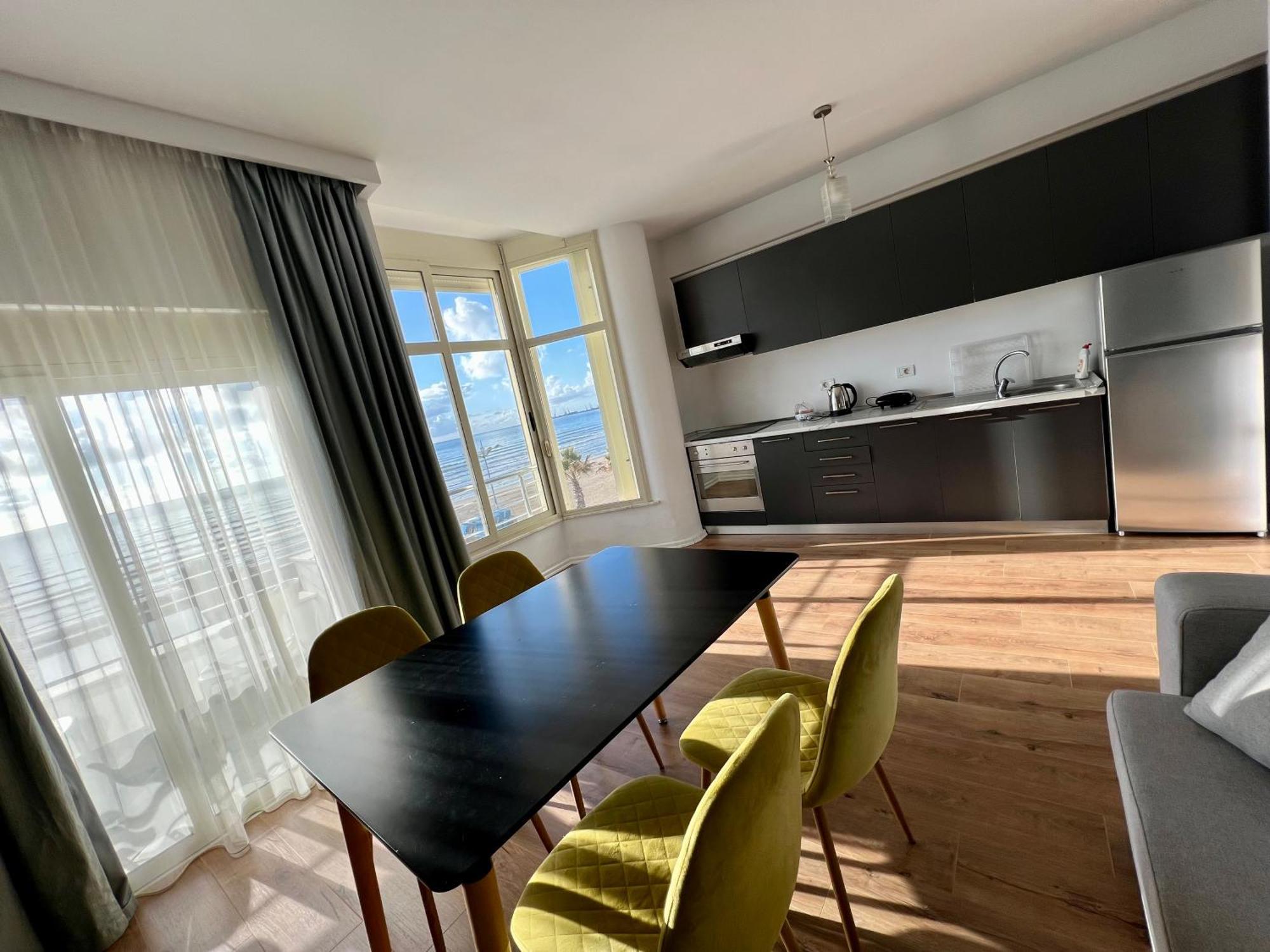 Wave Beachfront Apartments Durrës 外观 照片