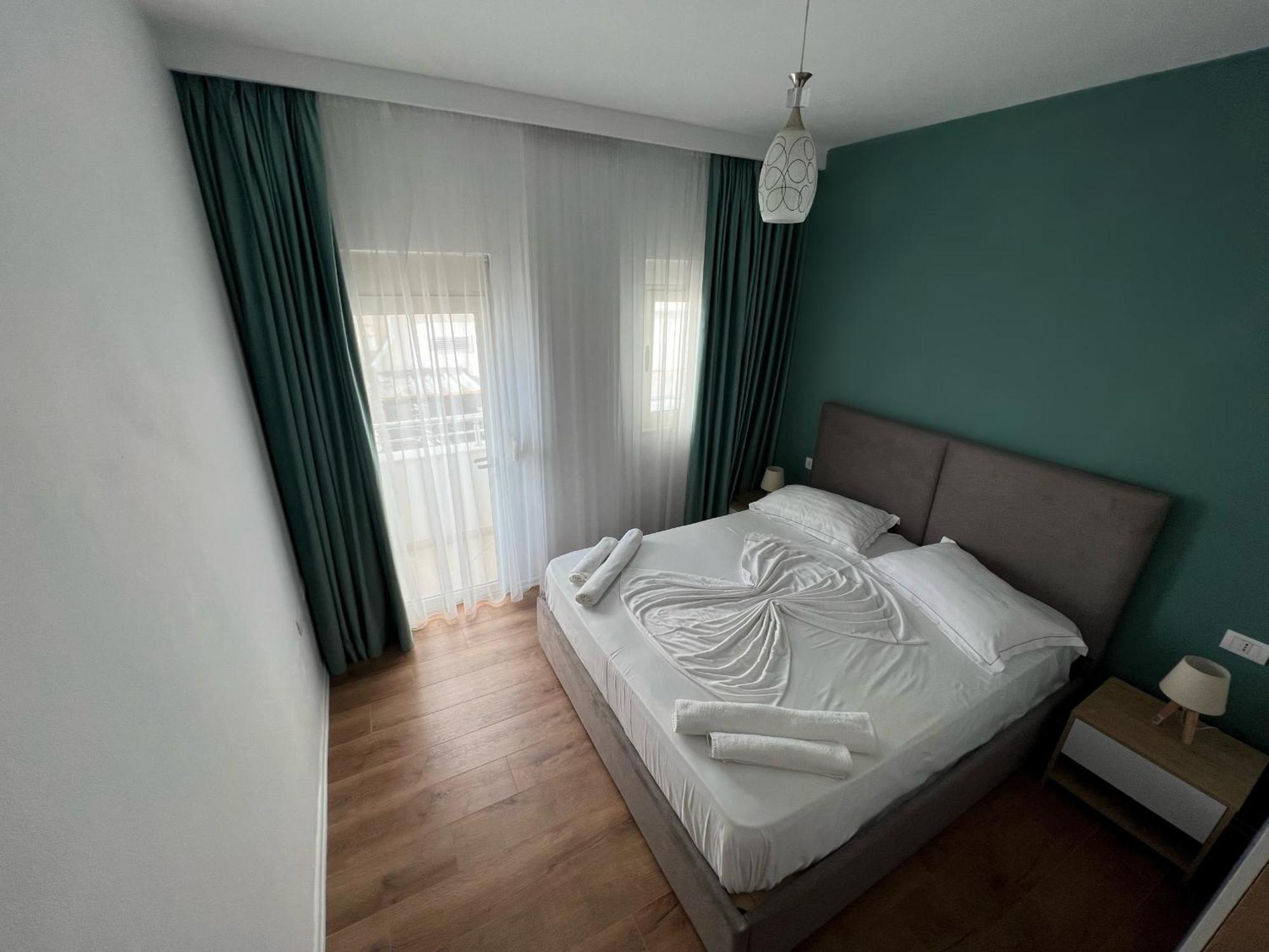 Wave Beachfront Apartments Durrës 外观 照片